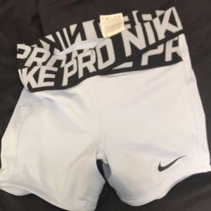 Nike Pro Intertwist Short- XS- 5” light blue
